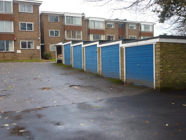  Image of 2 bedroom Flat to rent in Goldstone Crescent Hove BN3 at Goldstone Crescent  Hove, BN3 6LX