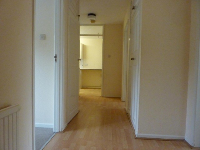  Image of 2 bedroom Flat to rent in Goldstone Crescent Hove BN3 at Goldstone Crescent  Hove, BN3 6LX