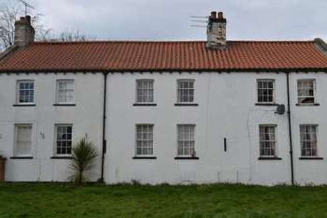  Image of 3 bedroom Cottage for sale in Humber Terrace Barton-upon-Humber DN18 at Humber Terrace  Barton-Upon-Humber, DN18 5BE