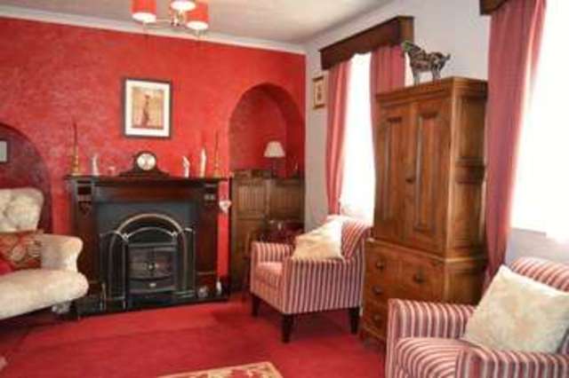  Image of 3 bedroom Cottage for sale in Humber Terrace Barton-upon-Humber DN18 at Humber Terrace  Barton-Upon-Humber, DN18 5BE