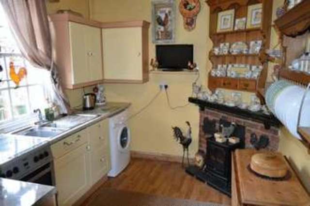  Image of 3 bedroom Cottage for sale in Humber Terrace Barton-upon-Humber DN18 at Humber Terrace  Barton-Upon-Humber, DN18 5BE