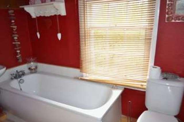  Image of 3 bedroom Cottage for sale in Humber Terrace Barton-upon-Humber DN18 at Humber Terrace  Barton-Upon-Humber, DN18 5BE