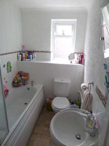  Image of 2 bedroom End of Terrace for sale in Hyde Close Newport Pagnell MK16 at Newport Pagnell, MK16 0NL