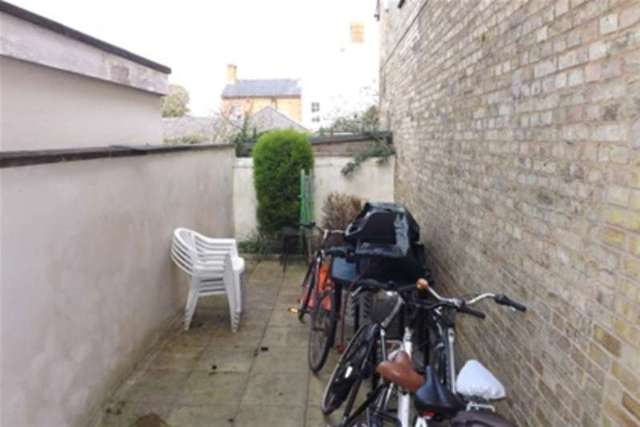 Image of 6 bedroom Detached house to rent in Iffley Road Oxford OX4 at Oxford, OX4 1EG