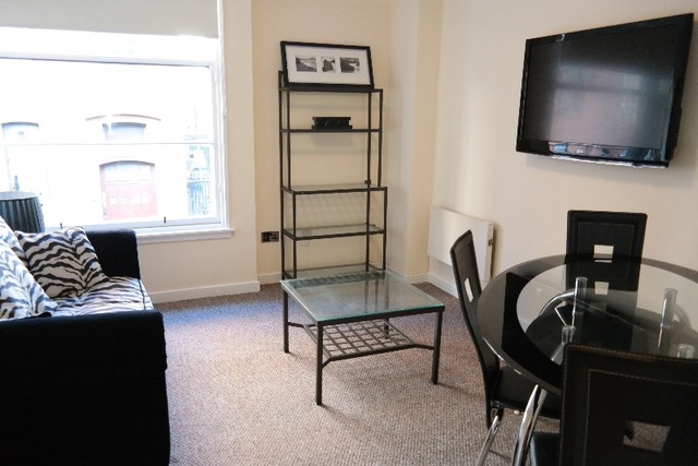  Image of 1 bedroom Flat to rent in Ingram Street Glasgow G1 at City Centre Glasgow Glasgow, G1 1DX