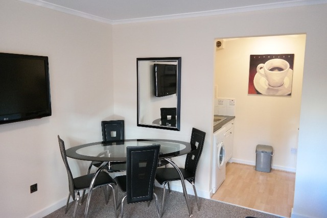  Image of 1 bedroom Flat to rent in Ingram Street Glasgow G1 at City Centre Glasgow Glasgow, G1 1DX