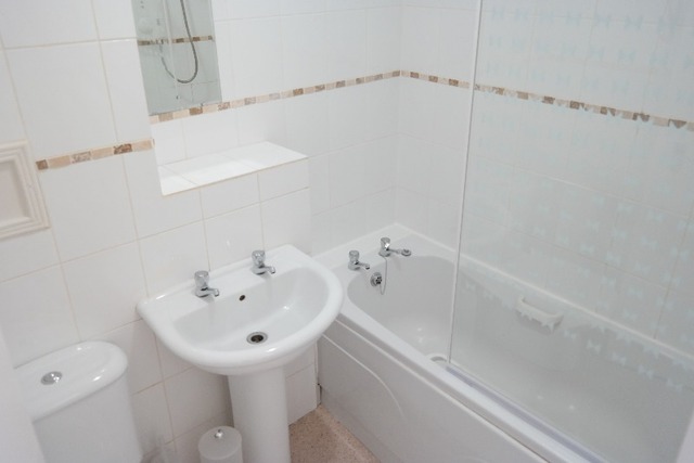  Image of 1 bedroom Flat to rent in Ingram Street Glasgow G1 at City Centre Glasgow Glasgow, G1 1DX