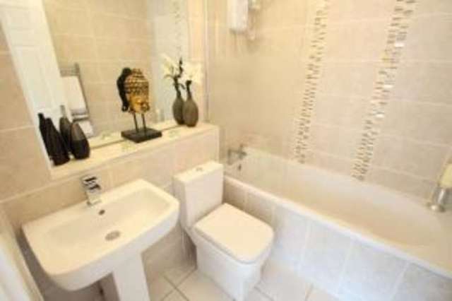  Image of 1 bedroom Flat for sale in Inverewe Gardens Thornliebank Glasgow G46 at Deaconsbank  Thornliebank, G46 8TJ