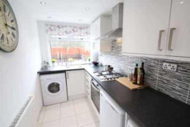  Image of 1 bedroom Flat for sale in Inverewe Gardens Thornliebank Glasgow G46 at Deaconsbank  Thornliebank, G46 8TJ