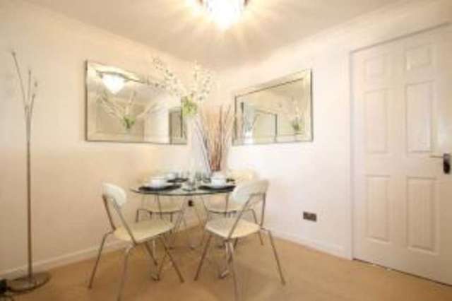  Image of 1 bedroom Flat for sale in Inverewe Gardens Thornliebank Glasgow G46 at Deaconsbank  Thornliebank, G46 8TJ