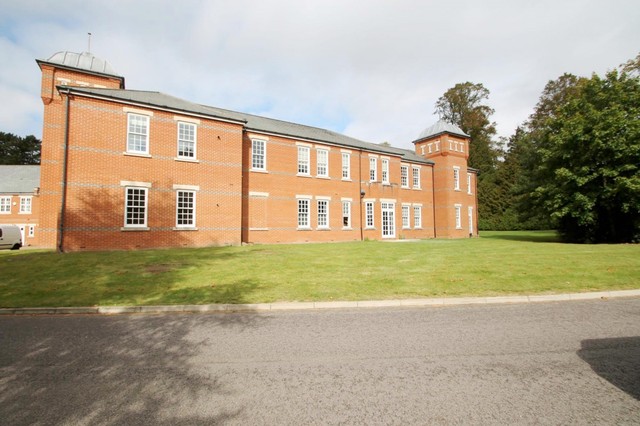  Image of 2 bedroom Flat to rent in Beningfield Drive London Colney St. Albans AL2 at Beningfield Drive  London Colney, AL2 1GA