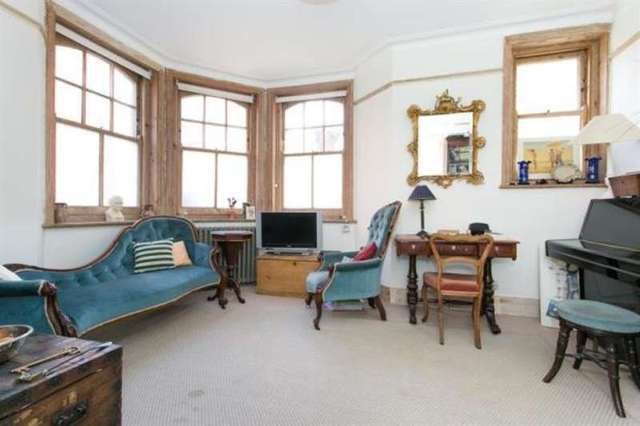  Image of 1 bedroom Flat for sale in Queen's Club Gardens London W14 at Queens Club Gardens London Kensington & Chelsea, W14 9SH