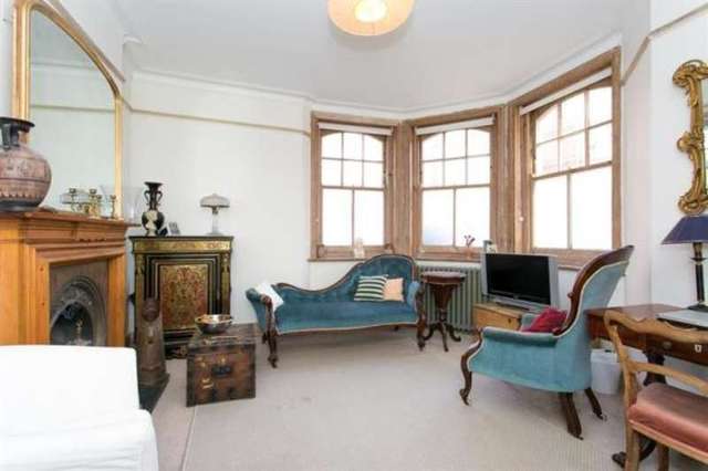  Image of 1 bedroom Flat for sale in Queen's Club Gardens London W14 at Queens Club Gardens London Kensington & Chelsea, W14 9SH