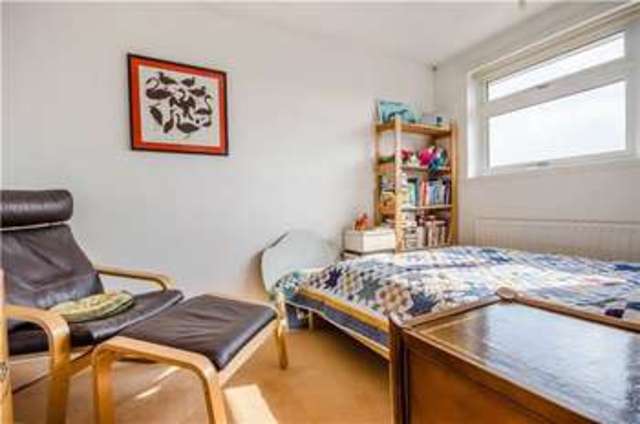  Image of 3 bedroom Terraced house for sale in Jopling Way Hauxton Cambridge CB22 at Hauxton, CB22 5HY