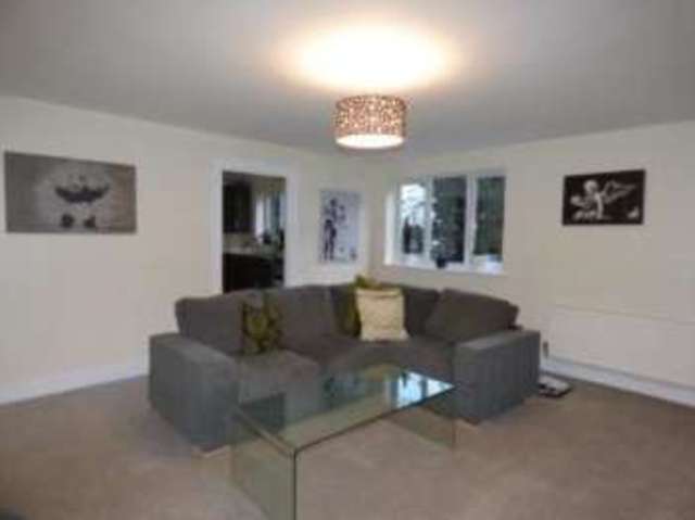  Image of 2 bedroom Flat for sale in Mayfield Road Worcester WR3 at 71 Mayfield Road Worcester Claines, WR3 8NR