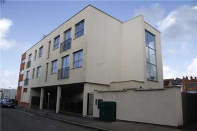  Image of 2 bedroom Apartment to rent in Basingstoke Road Reading RG2 at Basingstoke Road Reading Whitley, RG2 0ER
