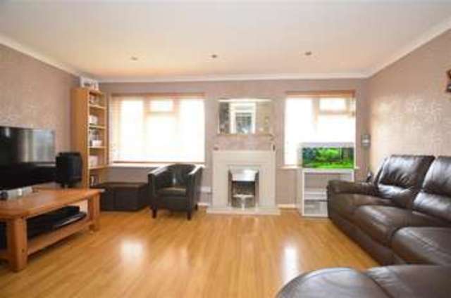  Image of 3 bedroom Semi-Detached house for sale in Kemsley Close Greenhithe DA9 at Greenhithe Kent Greenhithe, DA9 9LS