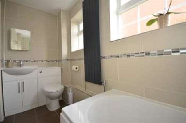  Image of 3 bedroom Semi-Detached house for sale in Kemsley Close Greenhithe DA9 at Greenhithe Kent Greenhithe, DA9 9LS