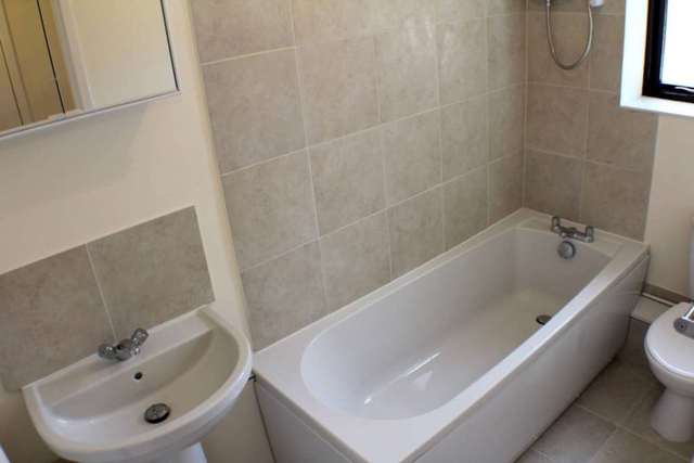  Image of Studio flat to rent in Kennet Close Berinsfield Wallingford OX10 at Kennet Close Berinsfield Wallingford, OX10 7QE