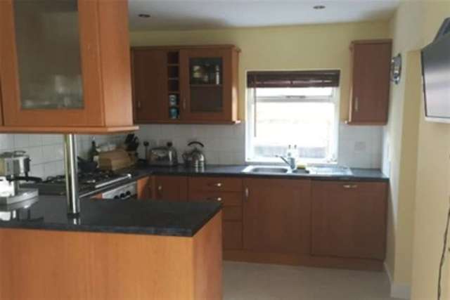  Image of 3 bedroom Detached house to rent in Kennington Road Kennington Oxford OX1 at Kennington, OX1 5NZ