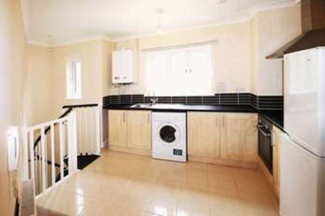  Image of 1 bedroom Flat to rent in Kestrel Road Chatham ME5 at Kestrel Road  Chatham, ME5 8TZ