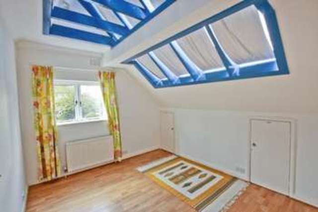  Image of 3 bedroom Detached house to rent in Kidbrooke Grove London SE3 at Kidbrooke Grove  Blackheath, SE3 0PG