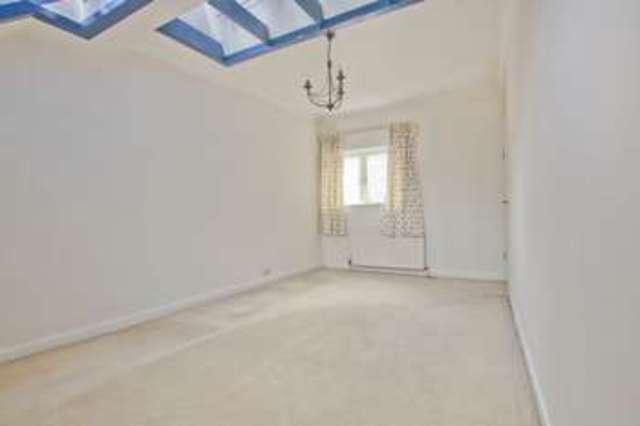  Image of 3 bedroom Detached house to rent in Kidbrooke Grove London SE3 at Kidbrooke Grove  Blackheath, SE3 0PG