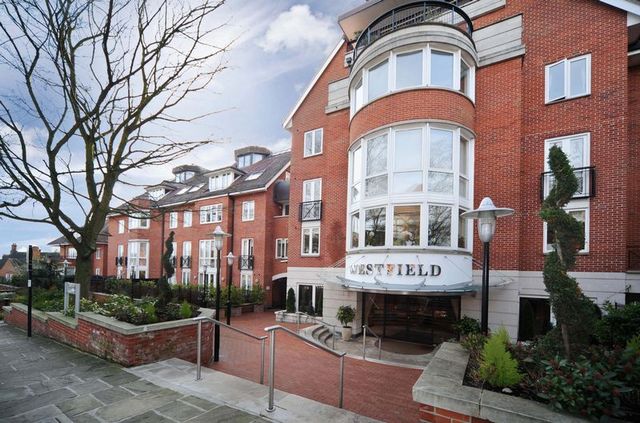  Image of 2 bedroom Flat for sale in Kidderpore Avenue London NW3 at Kidderpore Avenue Hampstead Swiss Cottage, NW3 7SJ