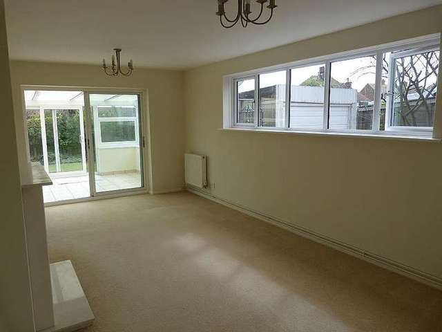 Image of 3 bedroom Bungalow for sale in Kings Avenue Broadstairs CT10 at KINGS AVENUE  BROADSTAIRS, CT10 1DL