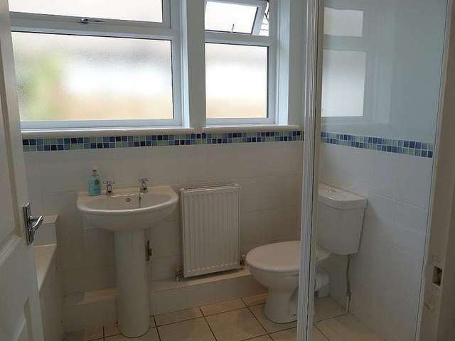  Image of 3 bedroom Bungalow for sale in Kings Avenue Broadstairs CT10 at KINGS AVENUE  BROADSTAIRS, CT10 1DL