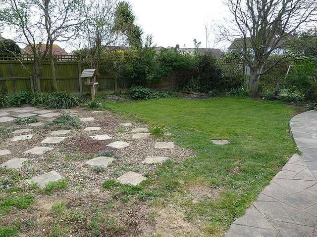  Image of 3 bedroom Bungalow for sale in Kings Avenue Broadstairs CT10 at KINGS AVENUE  BROADSTAIRS, CT10 1DL