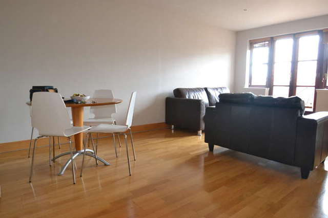  Image of 2 bedroom Flat to rent in Kingsley Mews London E1W at Wapping, E1W 3HZ
