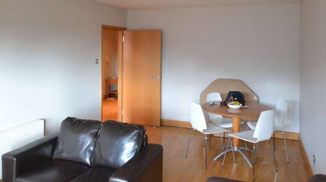  Image of 2 bedroom Flat to rent in Kingsley Mews London E1W at Wapping, E1W 3HZ