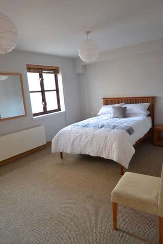  Image of 2 bedroom Flat to rent in Kingsley Mews London E1W at Wapping, E1W 3HZ