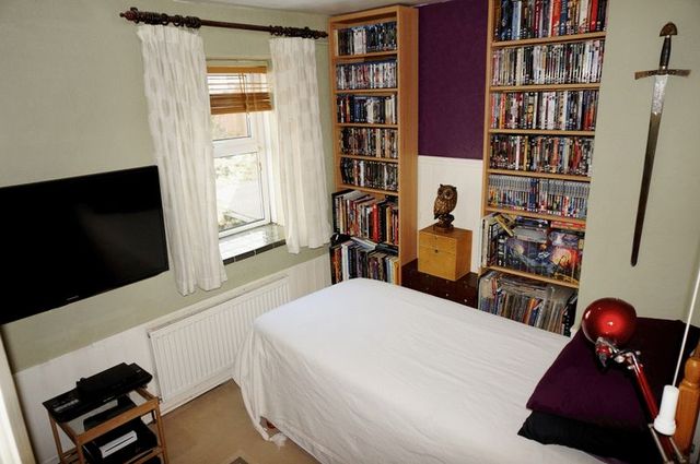  Image of 3 bedroom Terraced house for sale in Kingston Road Taunton TA2 at Kingston Road  Taunton, TA2 7SE