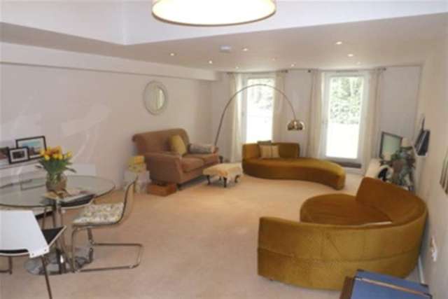  Image of 2 bedroom Flat to rent in Kingswood Sheffield S6 at Sheffield, S6 1RF