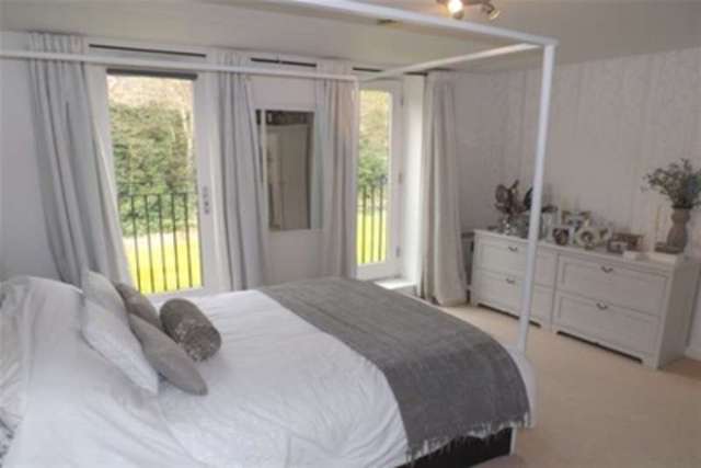  Image of 2 bedroom Flat to rent in Kingswood Sheffield S6 at Sheffield, S6 1RF
