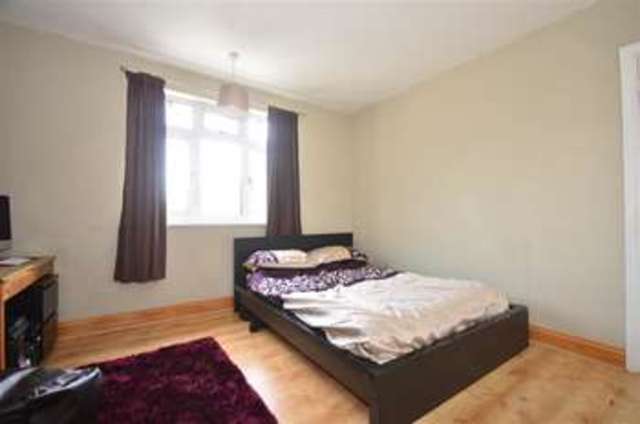  Image of 4 bedroom Semi-Detached house for sale in Knole Road Dartford DA1 at Dartford Kent Dartford, DA1 3JN