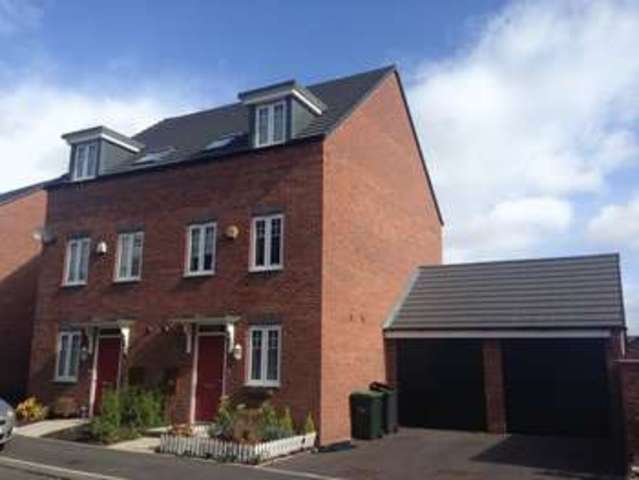 Image of 5 bedroom Semi-Detached house to rent in Kyngston Road West Bromwich B71 at Kyngston Road  West Bromwich, B71 4DX