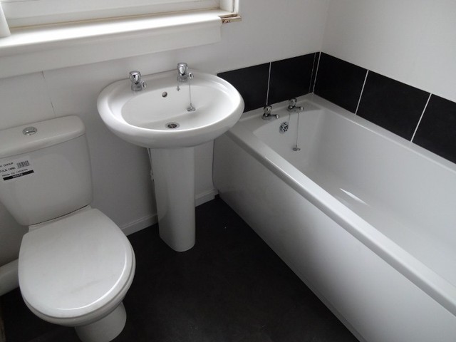  Image of 2 bedroom Terraced house to rent in Landemer Drive Rutherglen Glasgow G73 at Rutherglen Glasgow Glasgow, G73 2TA