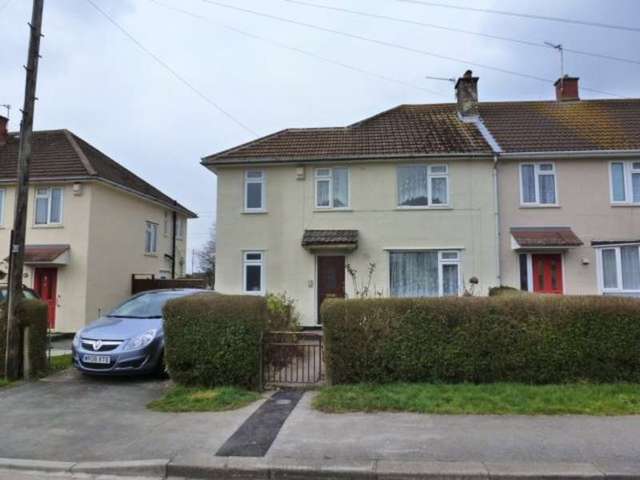  Image of 3 bedroom End of Terrace to rent in Landseer Avenue Bristol BS7 at Lockleaze Bristol Stapleton, BS7 9YT