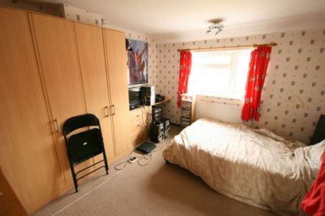  Image of 4 bedroom Semi-Detached house for sale in Talbot Avenue Langley Slough SL3 at Langley, SL3 8DE
