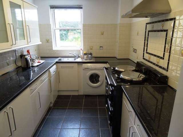  Image of 3 bedroom Flat for sale in Lansdown Road Bath BA1 at Lansdown Bath Lansdown, BA1 5TL