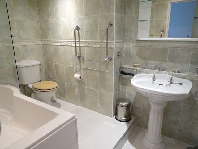  Image of 3 bedroom Flat for sale in Lansdown Road Bath BA1 at Lansdown Bath Lansdown, BA1 5TL