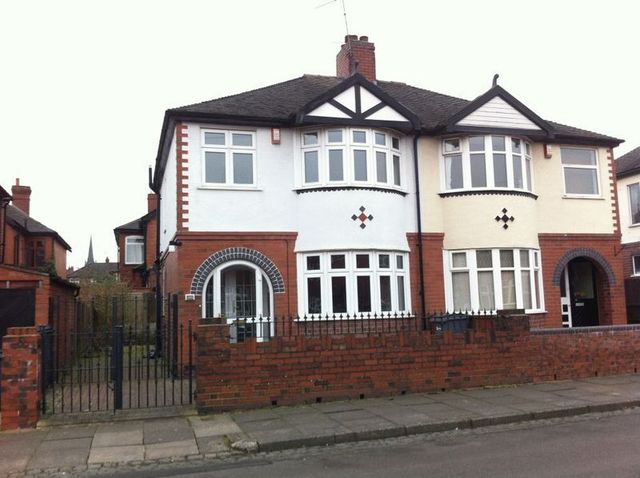  Image of 3 bedroom Semi-Detached house to rent in Lansdowne Road Hartshill Stoke-on-Trent ST4 at Lansdowne Road Hartshill Stoke-On-Trent, ST4 6EY