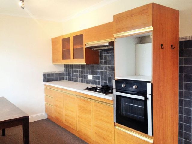  Image of 3 bedroom Semi-Detached house to rent in Lansdowne Road Hartshill Stoke-on-Trent ST4 at Lansdowne Road Hartshill Stoke-On-Trent, ST4 6EY
