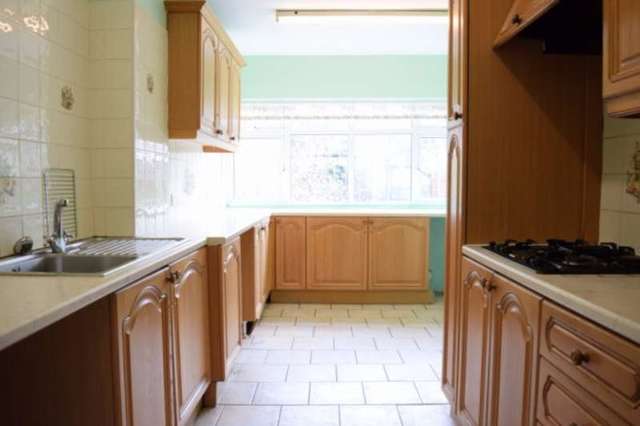  Image of 3 bedroom Terraced house to rent in Lathom Road London E6 at East Ham  London, E6 2DZ