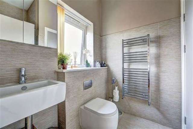  Image of 2 bedroom Mews for sale in Laurel Mews London SE5 at Camberwell, SE5 9BA