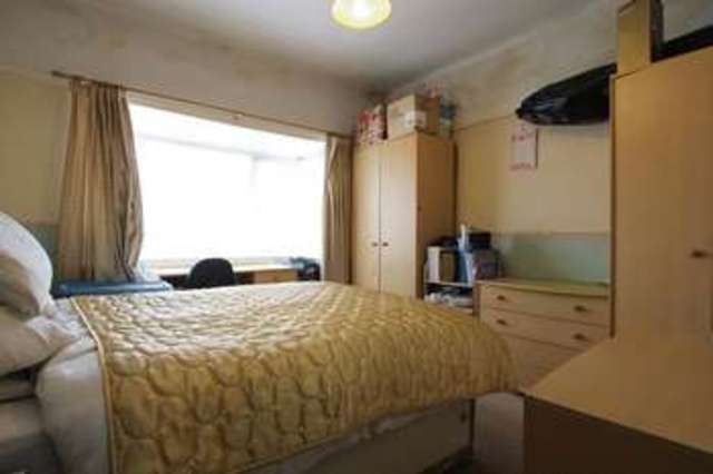  Image of 3 bedroom Bungalow for sale in Laurelhurst Avenue Heswall Wirral CH61 at Laurelhurst Avenue  Pensby, CH61 9NY