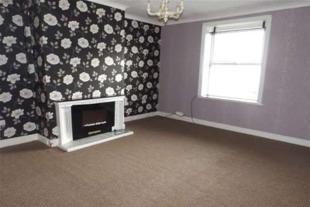  Image of 3 bedroom Detached house to rent in Leeds Road Bradley Huddersfield HD2 at Huddersfield, HD2 1YS